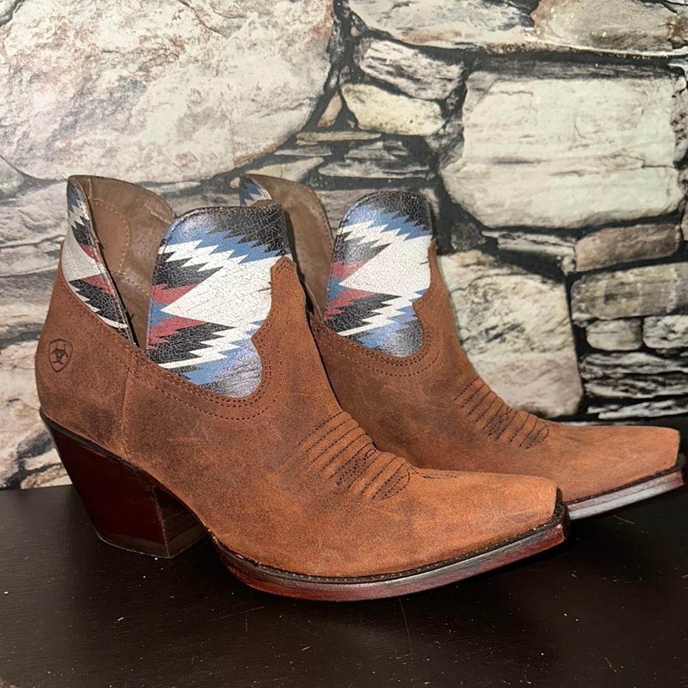 7.5 ARIAT WESTERN WOMEN'S CHIMAYO ROUGHOUT ANKLE SUMMER BOOTIES - SNIP TOE